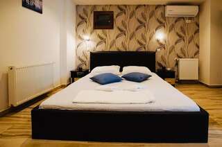 Хостелы Byzanthin Hostel Бухарест Двухместный номер с 1 кроватью или 2 отдельными кроватями-13