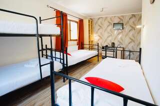 Хостелы Byzanthin Hostel Бухарест Четырехместный номер-6