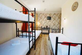Хостелы Byzanthin Hostel Бухарест Четырехместный номер-8