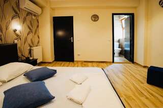Хостелы Byzanthin Hostel Бухарест Двухместный номер с 1 кроватью или 2 отдельными кроватями-4