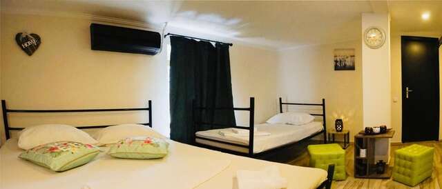 Хостелы Byzanthin Hostel Бухарест-39