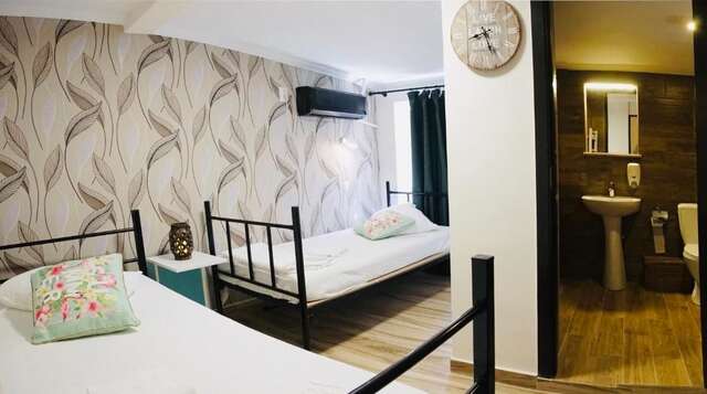 Хостелы Byzanthin Hostel Бухарест-49
